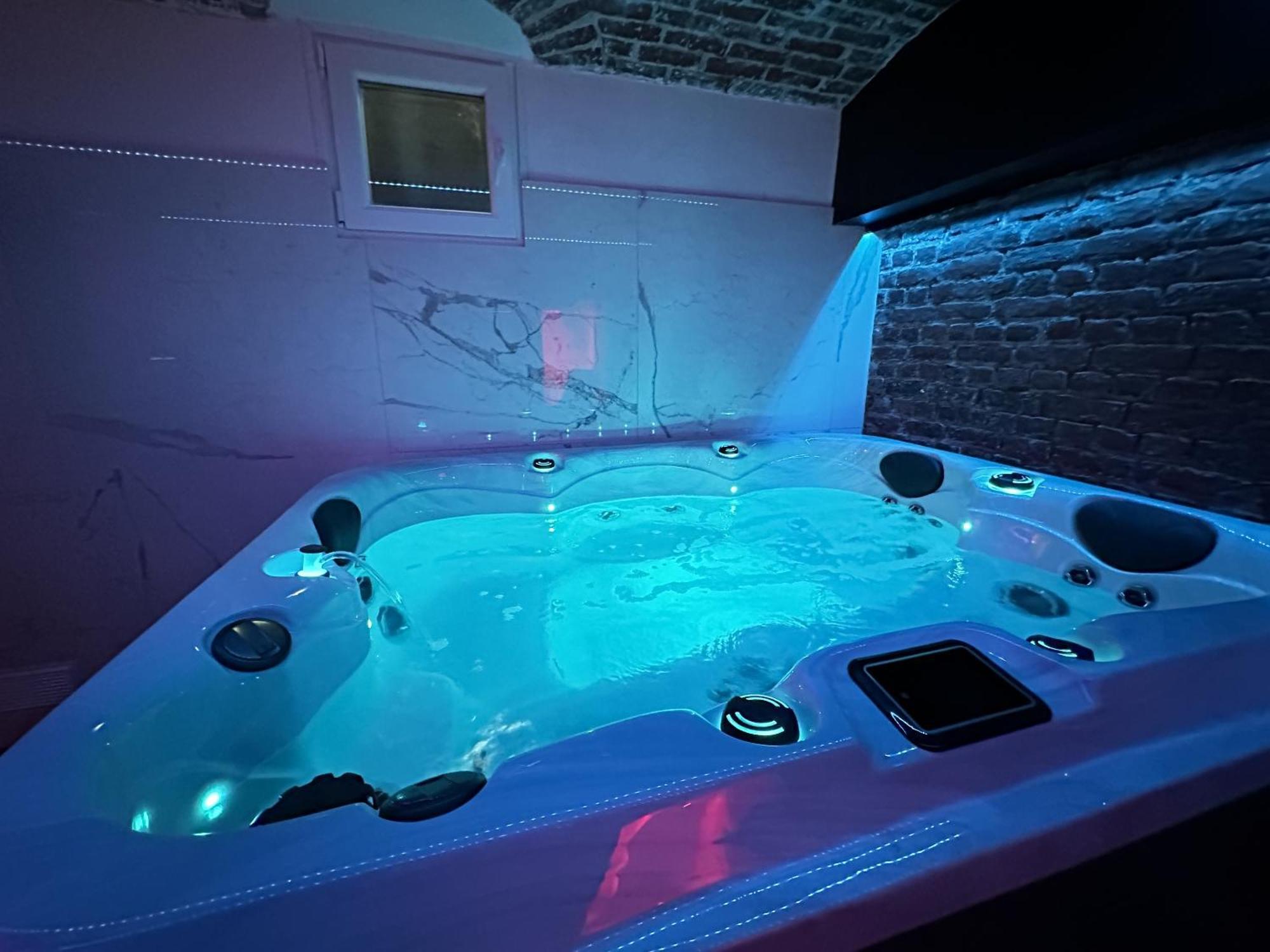 Le Bijou - Appartement, Sauna Et Jacuzzi - Lille Ngoại thất bức ảnh